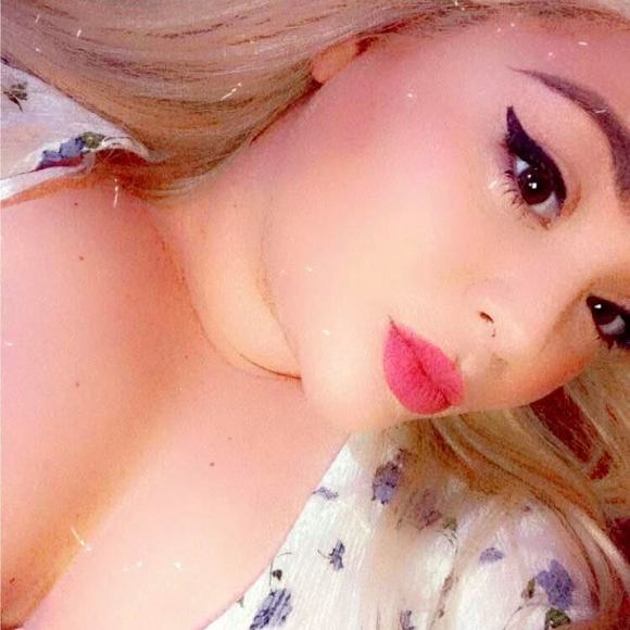 Profile Picture of Grace Bolger (@gracebolger) on Poshmark