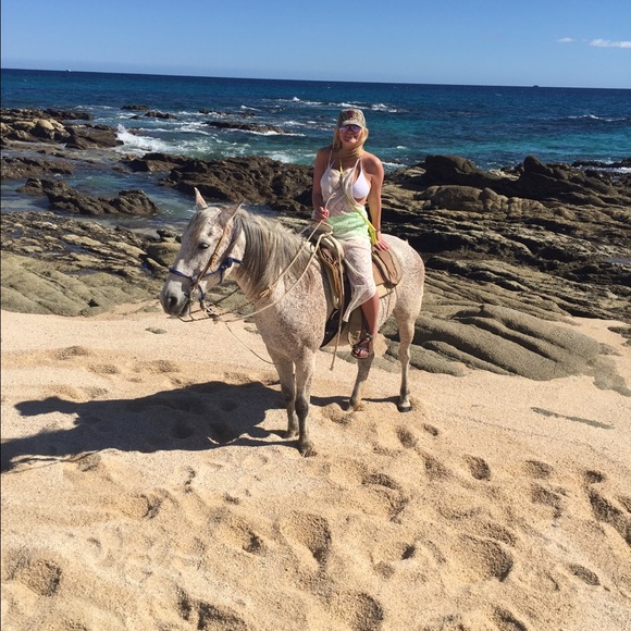 Profile Picture of Kelley Pruetz (@ktpruetz) on Poshmark