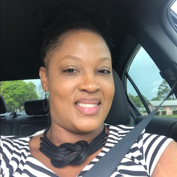 Profile Picture of Alice Boatwright (@zandra45) on Poshmark