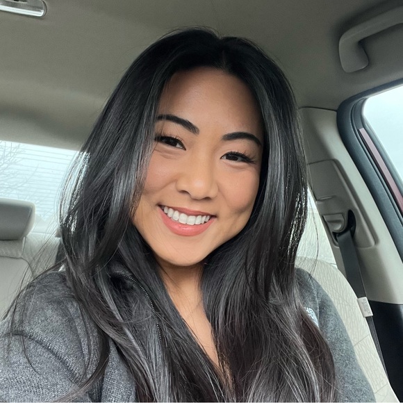 Profile Picture of Tiffany Trinh (@teefuhnee) on Poshmark