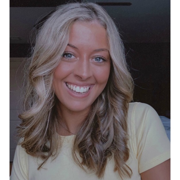 Profile Picture of Leah Daniel (@leahdaniel) on Poshmark
