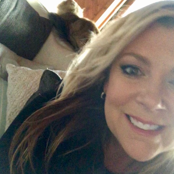 Danielle Mckeeman - Poshmark Profile Picture of Danielle Mckeeman (@nelly4109) on Poshmark