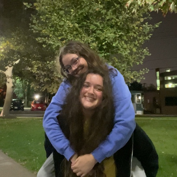 Profile Picture of Spencer Curtis (@spencerblu) on Poshmark