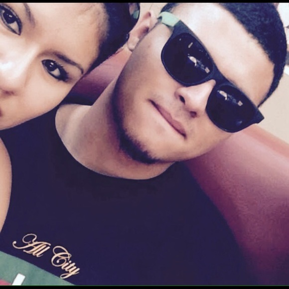 Profile Picture of Stella Alas (@yex) on Poshmark