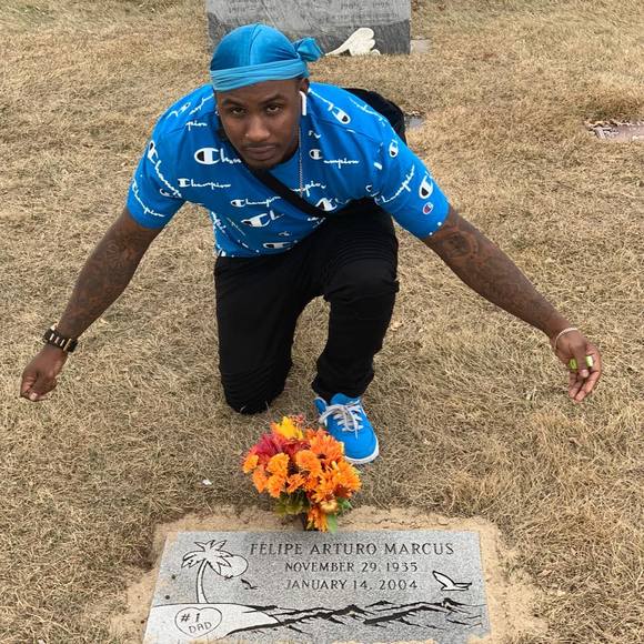 Profile Picture of Lamar Edwards (@nycflybio28) on Poshmark