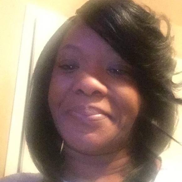 Profile Picture of Pateria Singleton (@paterias) on Poshmark