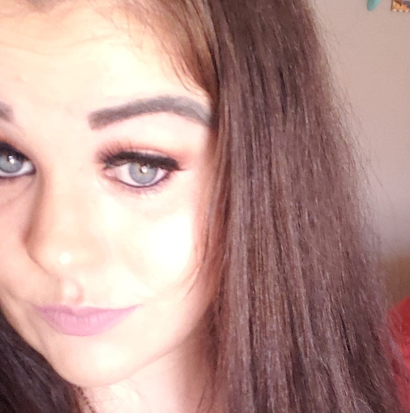 Profile Picture of Audrey Abrams (@audrams07) on Poshmark