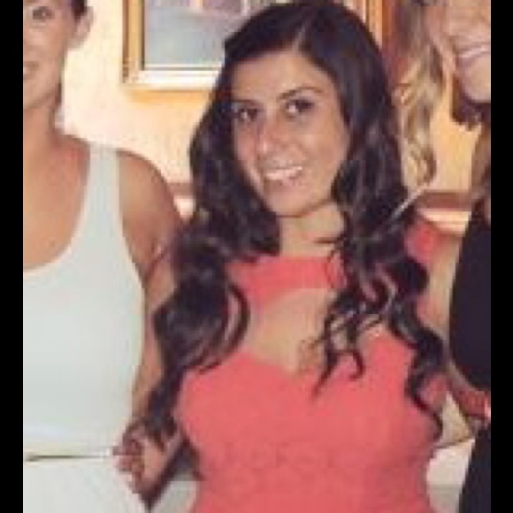 Profile Picture of Zee Berjaoui (@zeeberjaoui11) on Poshmark