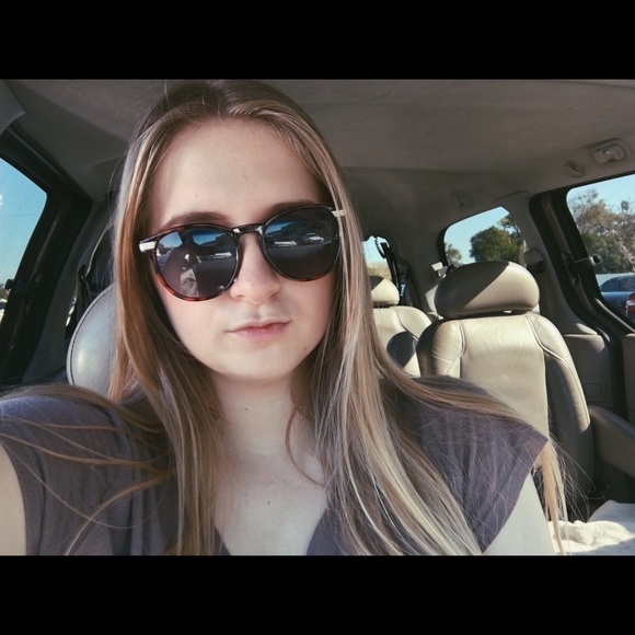 Profile Picture of Mikayla Musso (@hdhsvsvs) on Poshmark