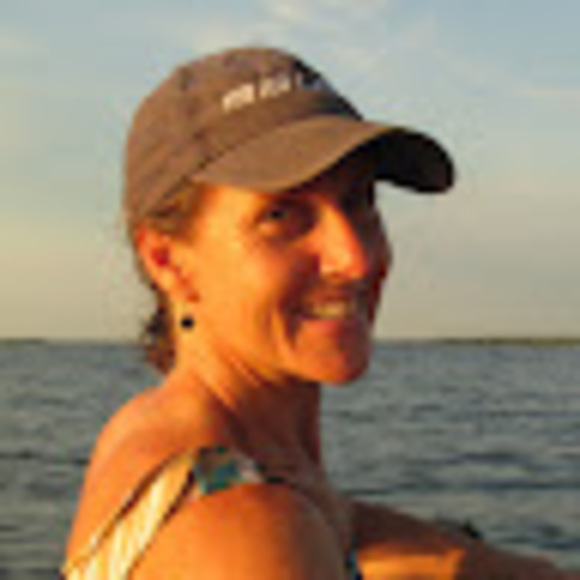 Profile Picture of Philippa Richards (@pipcoates) on Poshmark