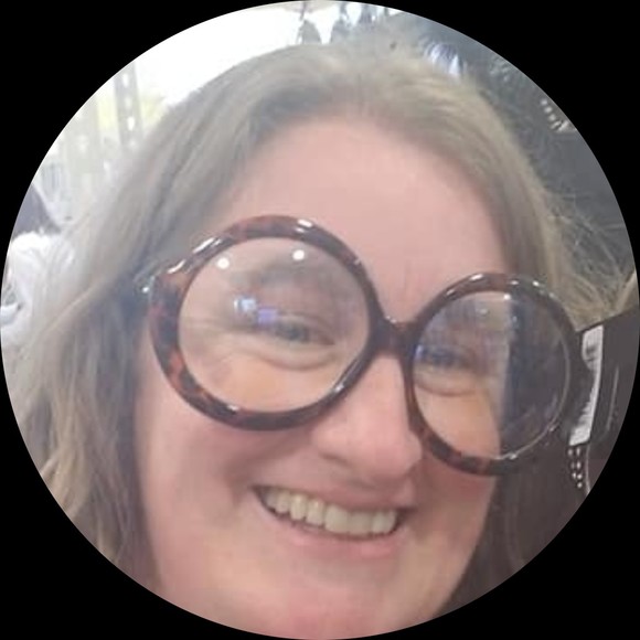 Profile Picture of Michele Kopp (@melizabeth78) on Poshmark