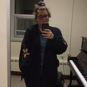 Profile Picture of Mackenzie Henry (@mackenhen) on Pinterest