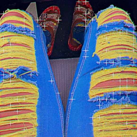 Profile Picture of Myra Perry (@myra_perry) on Poshmark