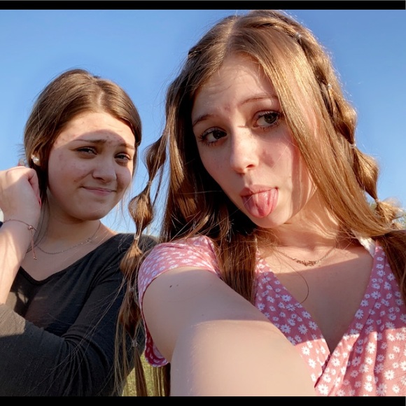 Profile Picture of Taylor Voiles (@tvoilz) on Poshmark