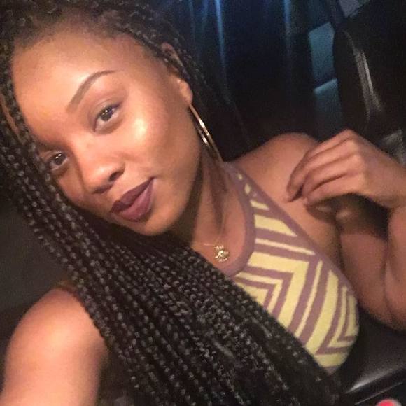 Profile Picture of Kenzy Buise (@kbuise) on Poshmark