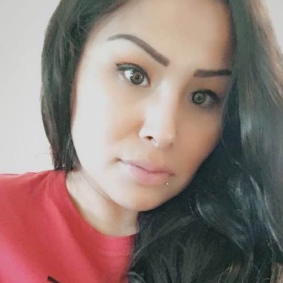 Profile Picture of Clarissa Stops (@mizzkoop) on Poshmark