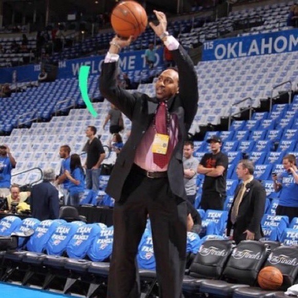 Zen Frykberg - Poshmark Profile Picture of Zen Frykberg (@wydrn) on Poshmark