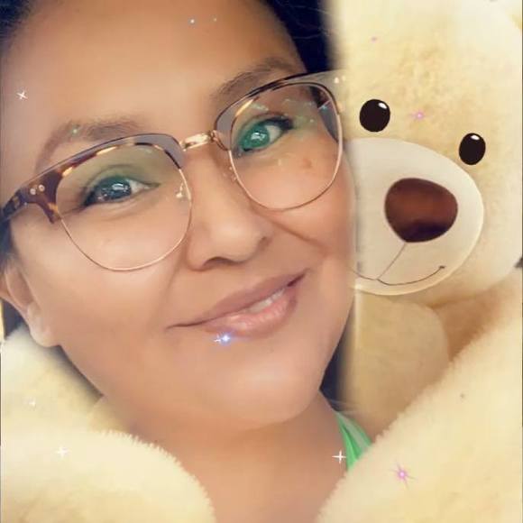 Profile Picture of Tasha Becenti (@tasha_becenti) on Poshmark