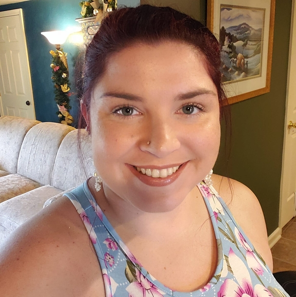 Profile Picture of Libby Wallace (@lwalla9) on Poshmark