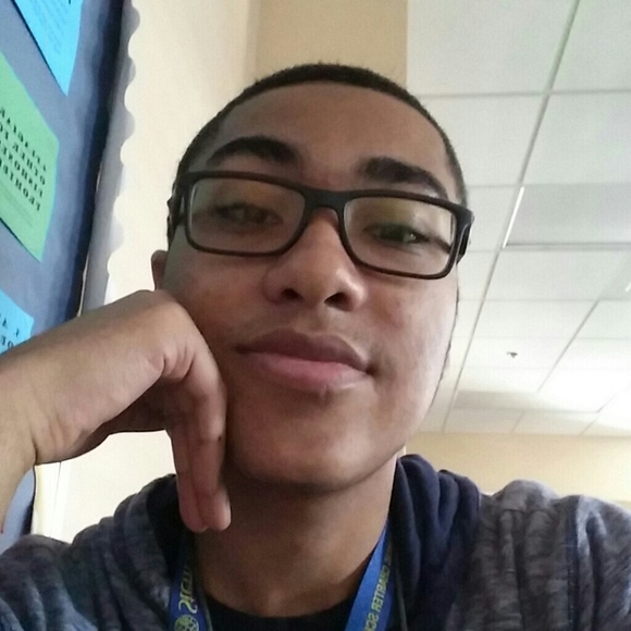 Profile Picture of Ronald Freeman (@ronni557) on Poshmark