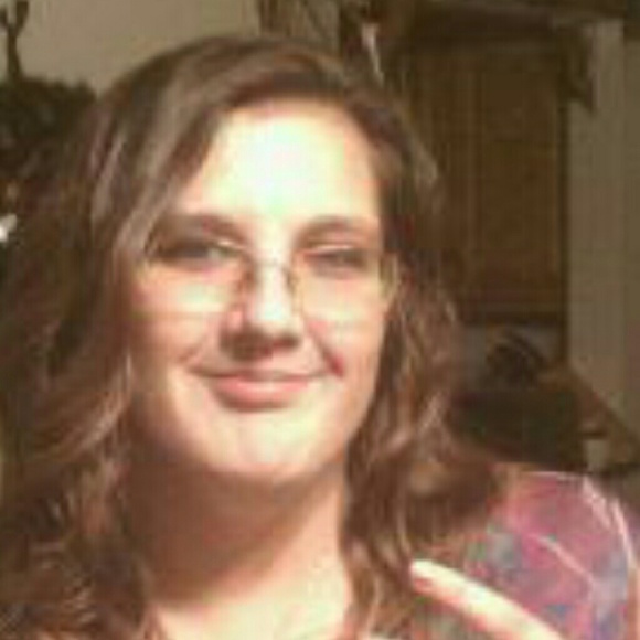 Profile Picture of Cassandra Roberts (@cassrob80) on Poshmark
