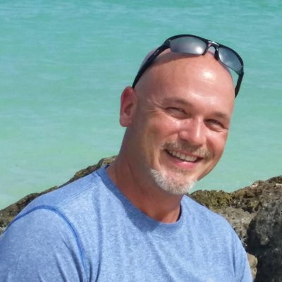 Profile Picture of Edward Naughton (@@HandsomeandBald) on Twitter