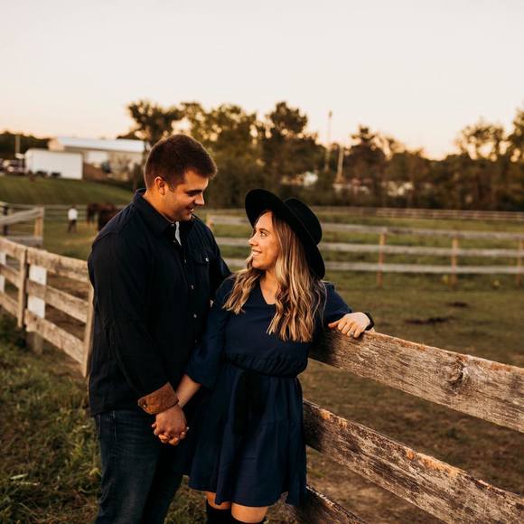 Danielle Salamone - Poshmark Profile Picture of Danielle Salamone (@dandan490) on Poshmark