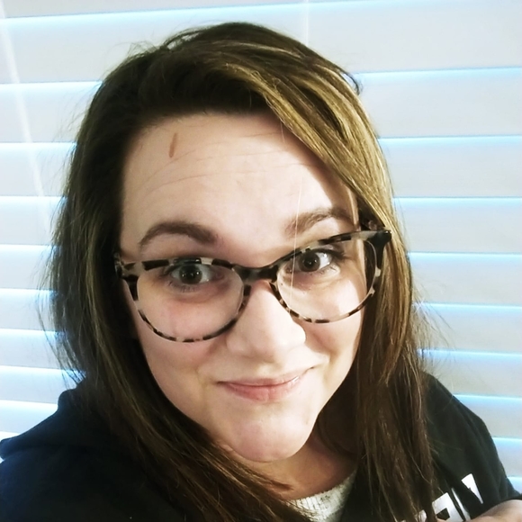 Andi Veeser - Poshmark Profile Picture of Andi Veeser (@aveeser1) on Poshmark