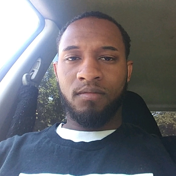 Profile Picture of Nathaniel hakeem Potts (@npotts7) on Poshmark