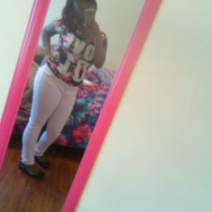 Profile Picture of Tori Douglas (@anadreee) on Twitter