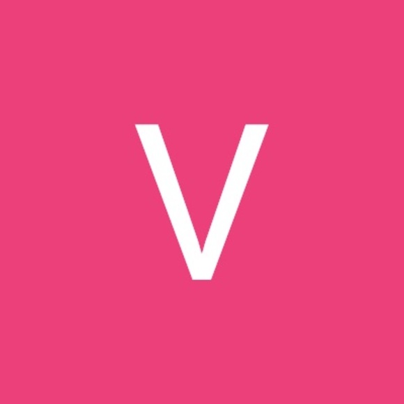 Profile Picture of Valeria Quintero (@valeriaquint144) on Poshmark