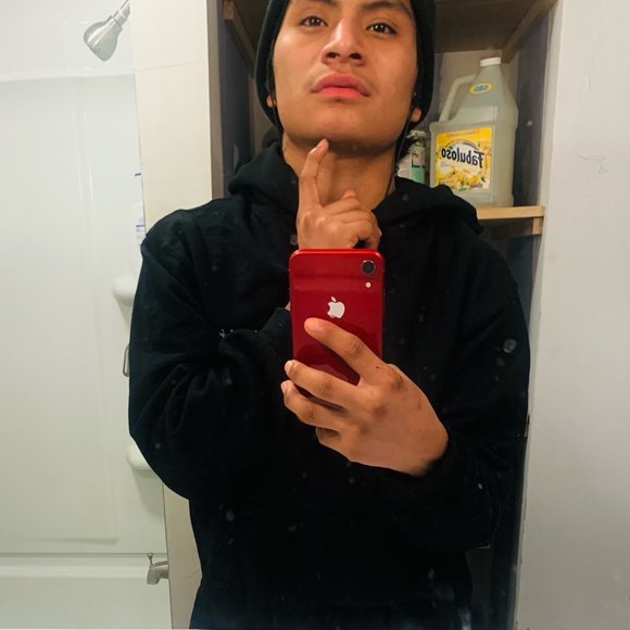 Profile Picture of Daniel Mj (@daniel_mj) on Poshmark