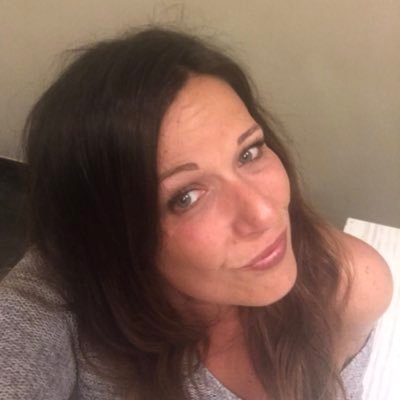 Profile Picture of Delphine Martin (@dlhappy1) on Twitter