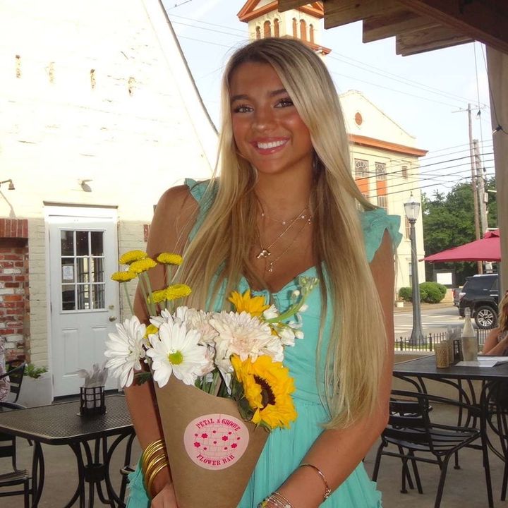 Profile Picture of fal💛 (@fallontorbert) on Tiktok