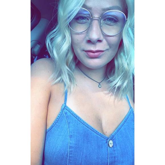 Profile Picture of Jade Adams (@jjayy) on Poshmark