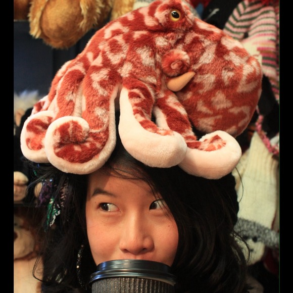 Profile Picture of Mo Nguyen (@unmoed) on Poshmark