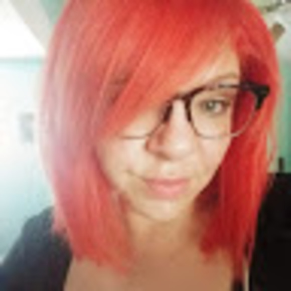 Profile Picture of Tessa Toranto (@contessamess) on Poshmark