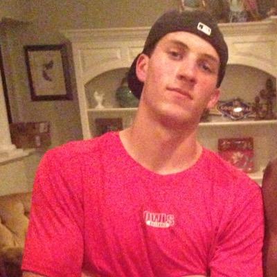 Profile Picture of Jeffrey Lunn (@J_Lunn_34) on Twitter