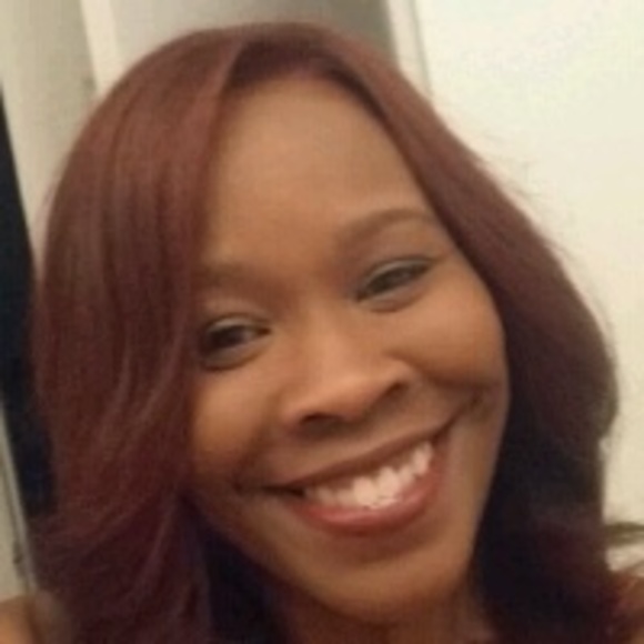Profile Picture of Connie Eskinde (@eskinde55) on Poshmark