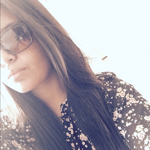 Profile Picture of Nancy Manzo (@beauty_nancy) on Poshmark