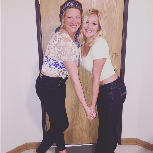 Profile Picture of Katies Schwaegler (@schwaegler) on Poshmark