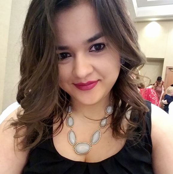 Profile Picture of Bianca Spencer (@biancaespencer) on Poshmark