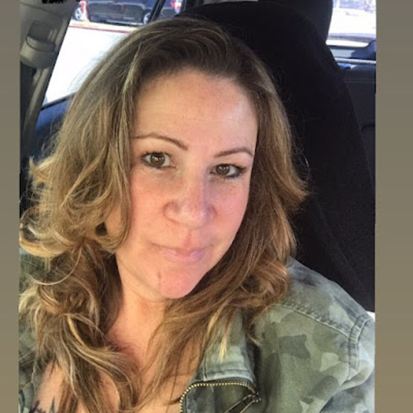 Profile Picture of Tammy Cordova (@tcord0va) on Poshmark