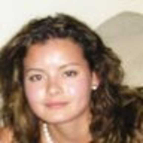 Profile Picture of Divavenere Egloff (@divavenere) on Poshmark