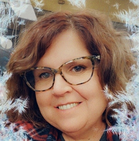Profile Picture of Kim Mathews-martin (@kmartsmom) on Poshmark