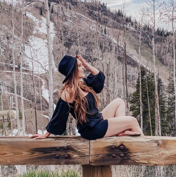 Profile Picture of Daniela Flores (@dany_1805) on Poshmark