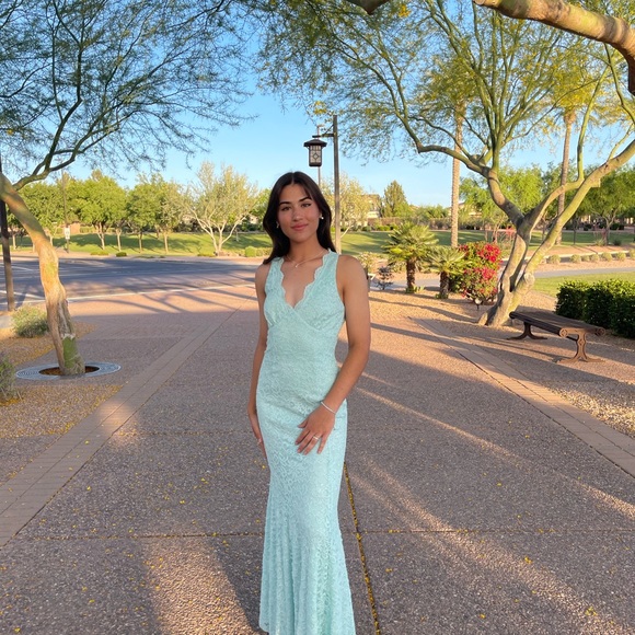 Profile Picture of Meghan Fernandez (@meghanfern) on Poshmark