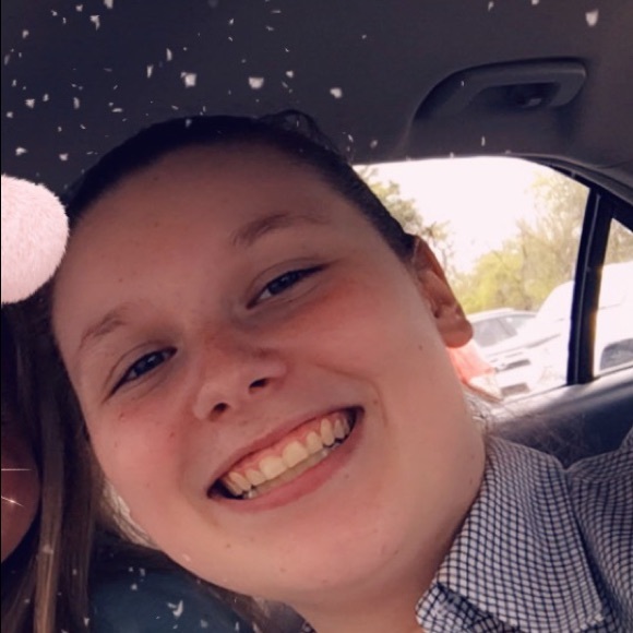 Profile Picture of Shiann Ripple (@shiann_ripple) on Poshmark