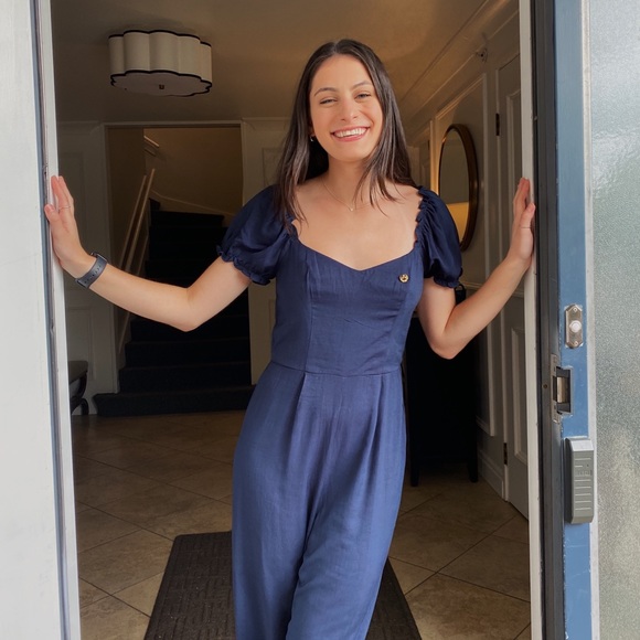 Profile Picture of Isabella Heltmach (@i_heltmach) on Poshmark