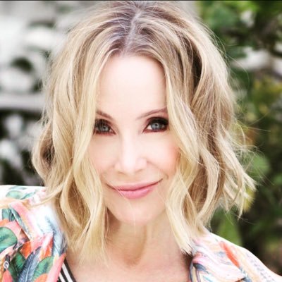 Profile Picture of Lisa Breckenridge (@lisabreck) on Twitter